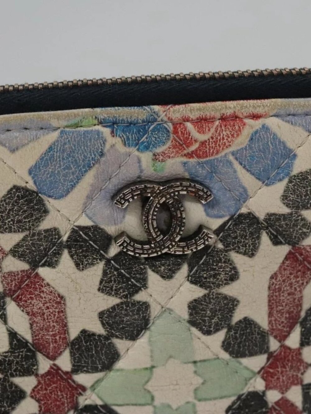 CHANEL Matelasse Clutch Bag Lamb Skin Multicolor CC Auth 112262 - Picture 9 of 16